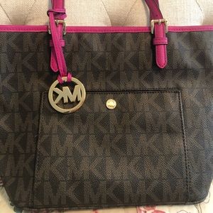 MK tote